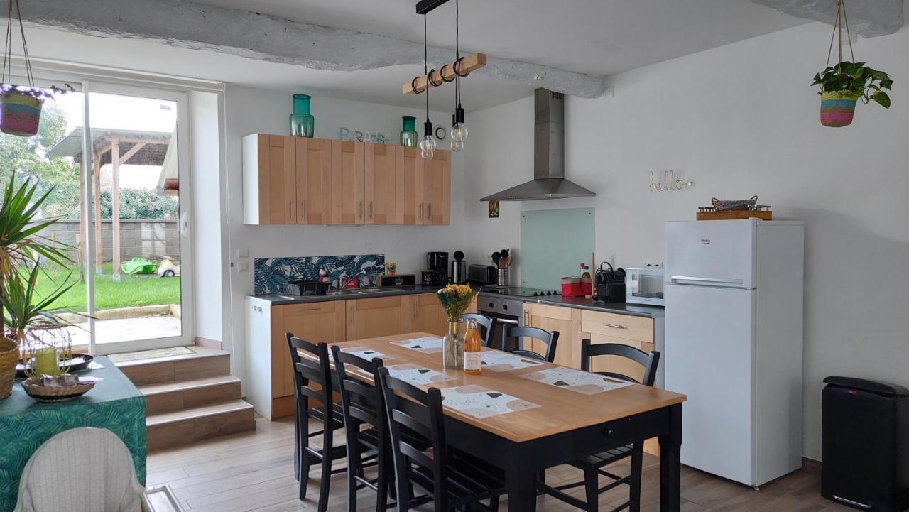 Maison avec jardin, près plages du débarquement, table ping pong, à 800 m d' Omaha beach adaptée jeunes enfants Vierville-sur-Mer Esterno foto
