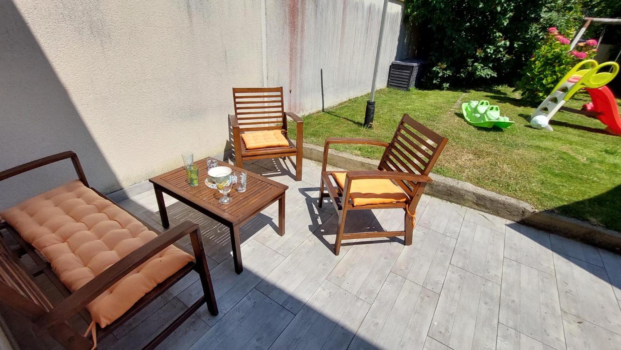 Maison avec jardin, près plages du débarquement, table ping pong, à 800 m d' Omaha beach adaptée jeunes enfants Vierville-sur-Mer Esterno foto