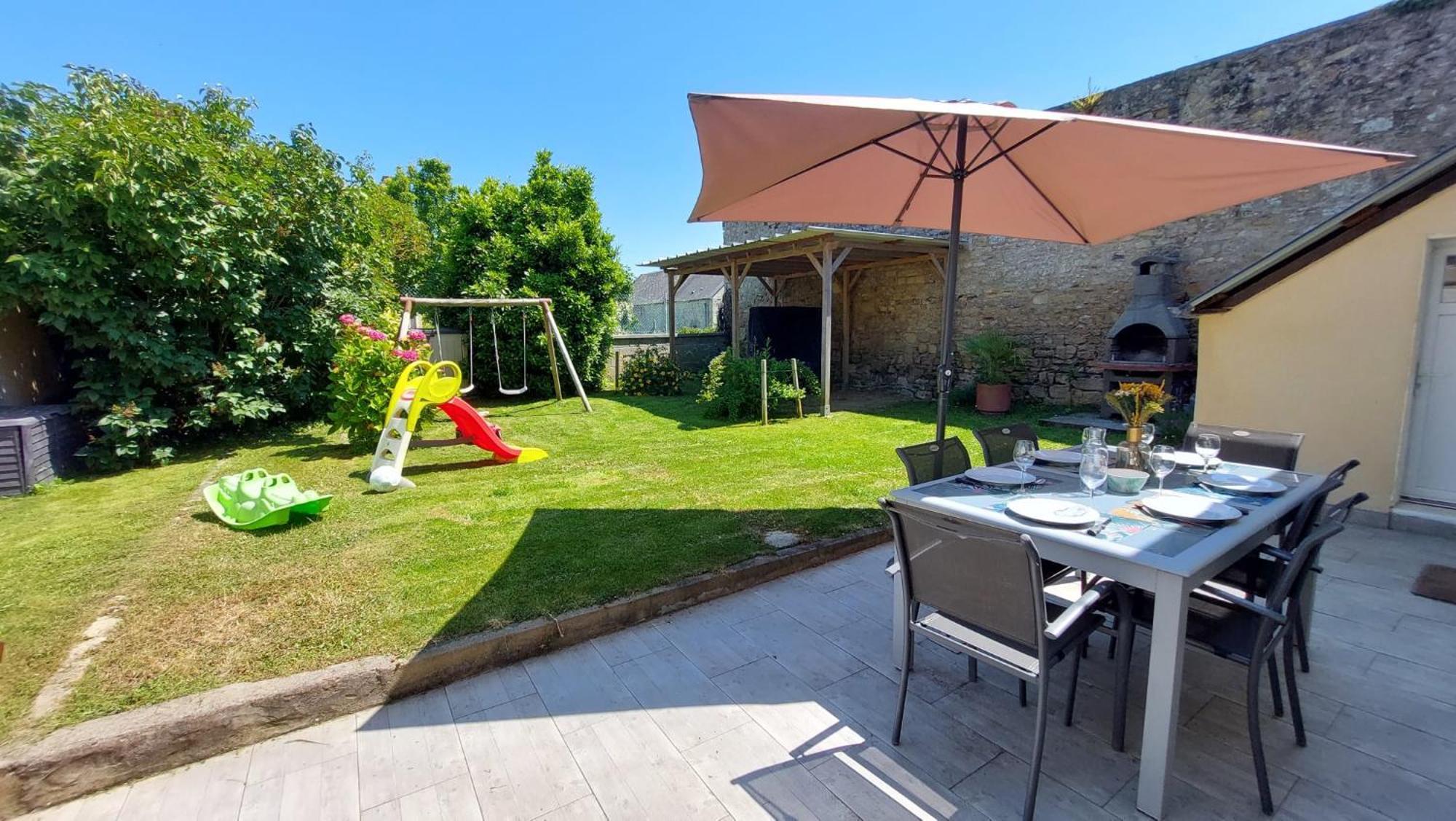 Maison avec jardin, près plages du débarquement, table ping pong, à 800 m d' Omaha beach adaptée jeunes enfants Vierville-sur-Mer Esterno foto