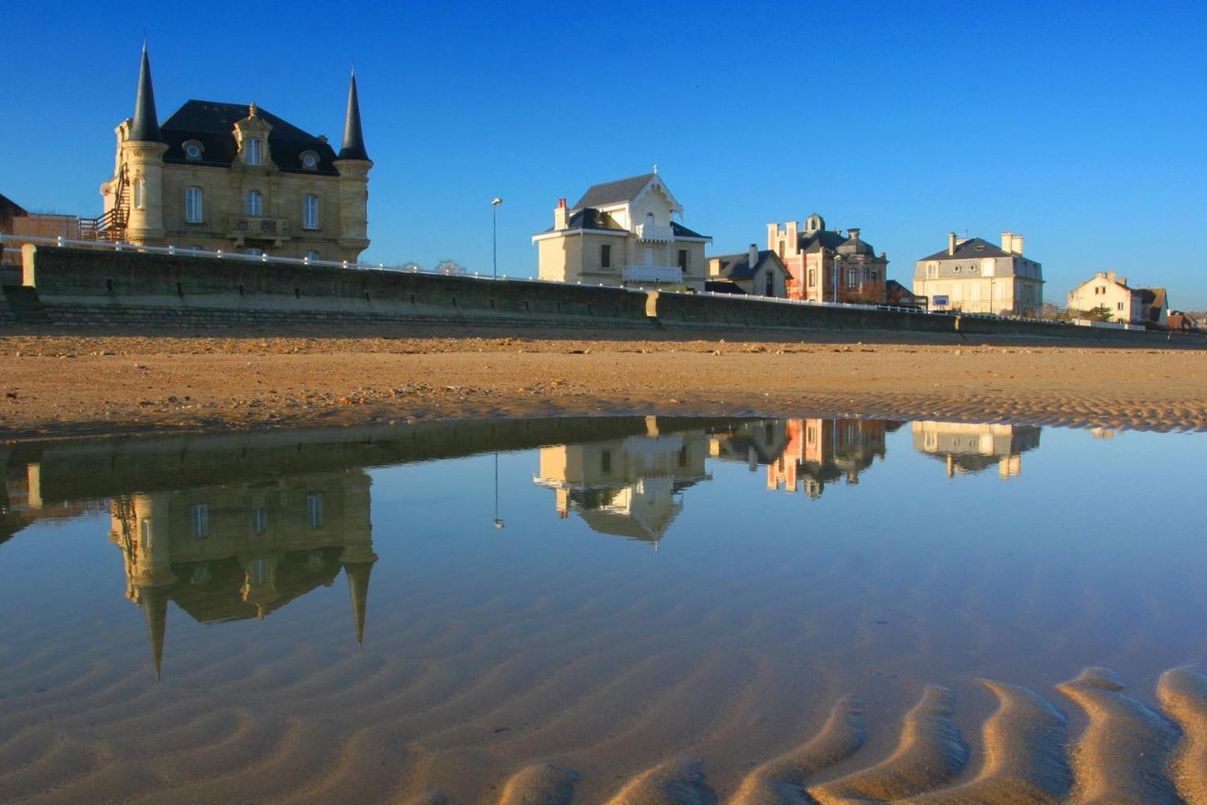 Maison avec jardin, près plages du débarquement, table ping pong, à 800 m d' Omaha beach adaptée jeunes enfants Vierville-sur-Mer Esterno foto